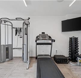 5 bedroom beachfront villa with heated pool near Omis, sleeps 9